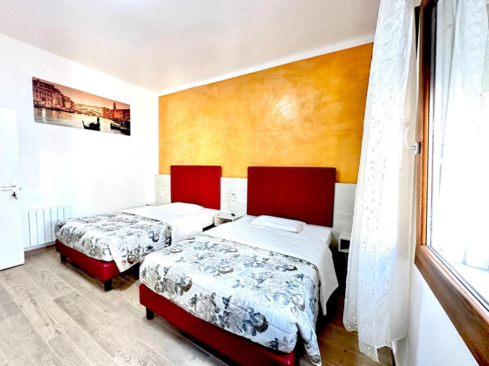 Vacation Venice Rooms Mestre Exterior photo